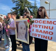 Protest zbog smrti porodilje: Ulcinj traži istinu